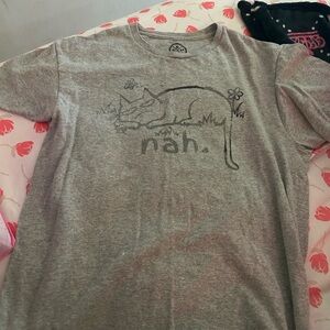 Gray Cat Graphic T-Shirt